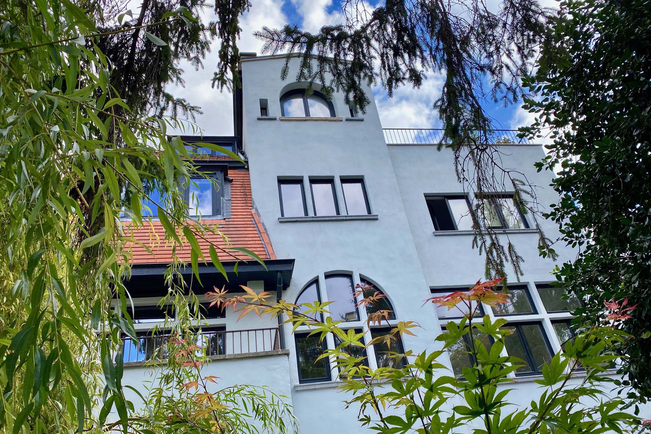 Art Deco inspired Bourgeois house 