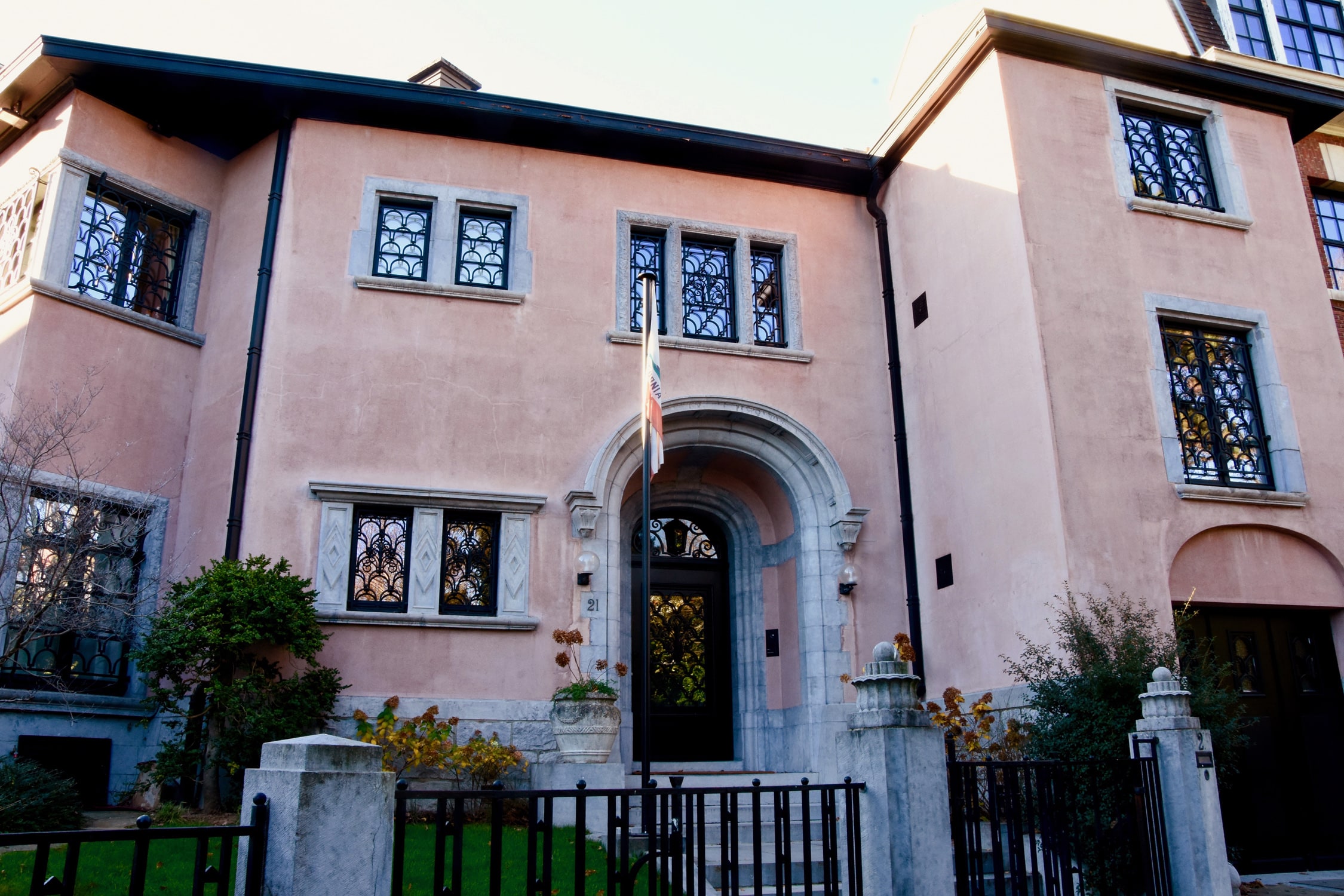 Art Deco 3 facades Villa