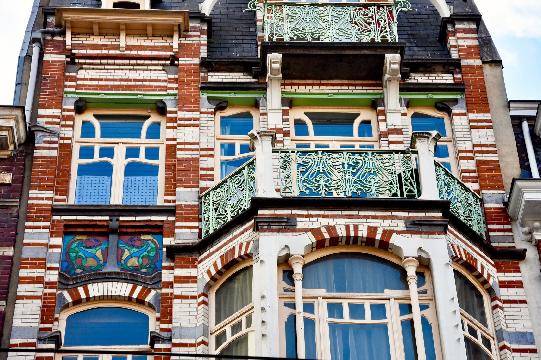 De Beck apartments building