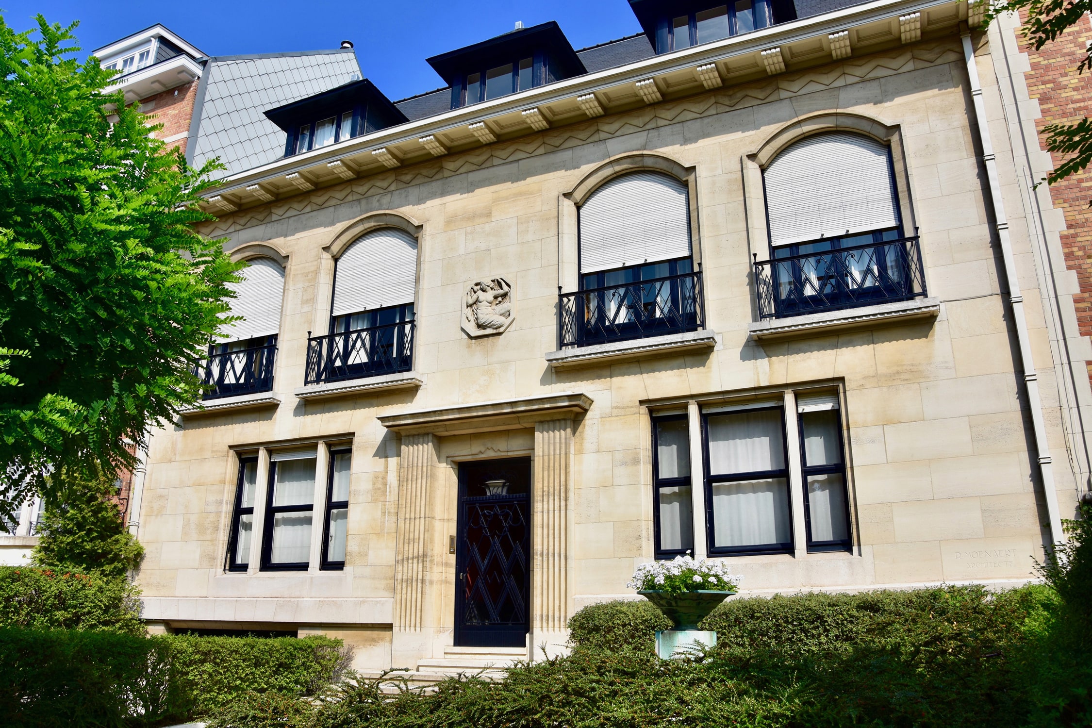 Art Deco mansion