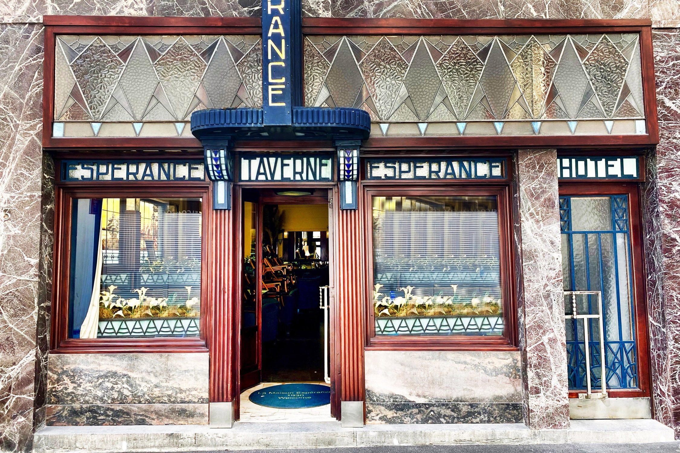 L’Espérance Tavern