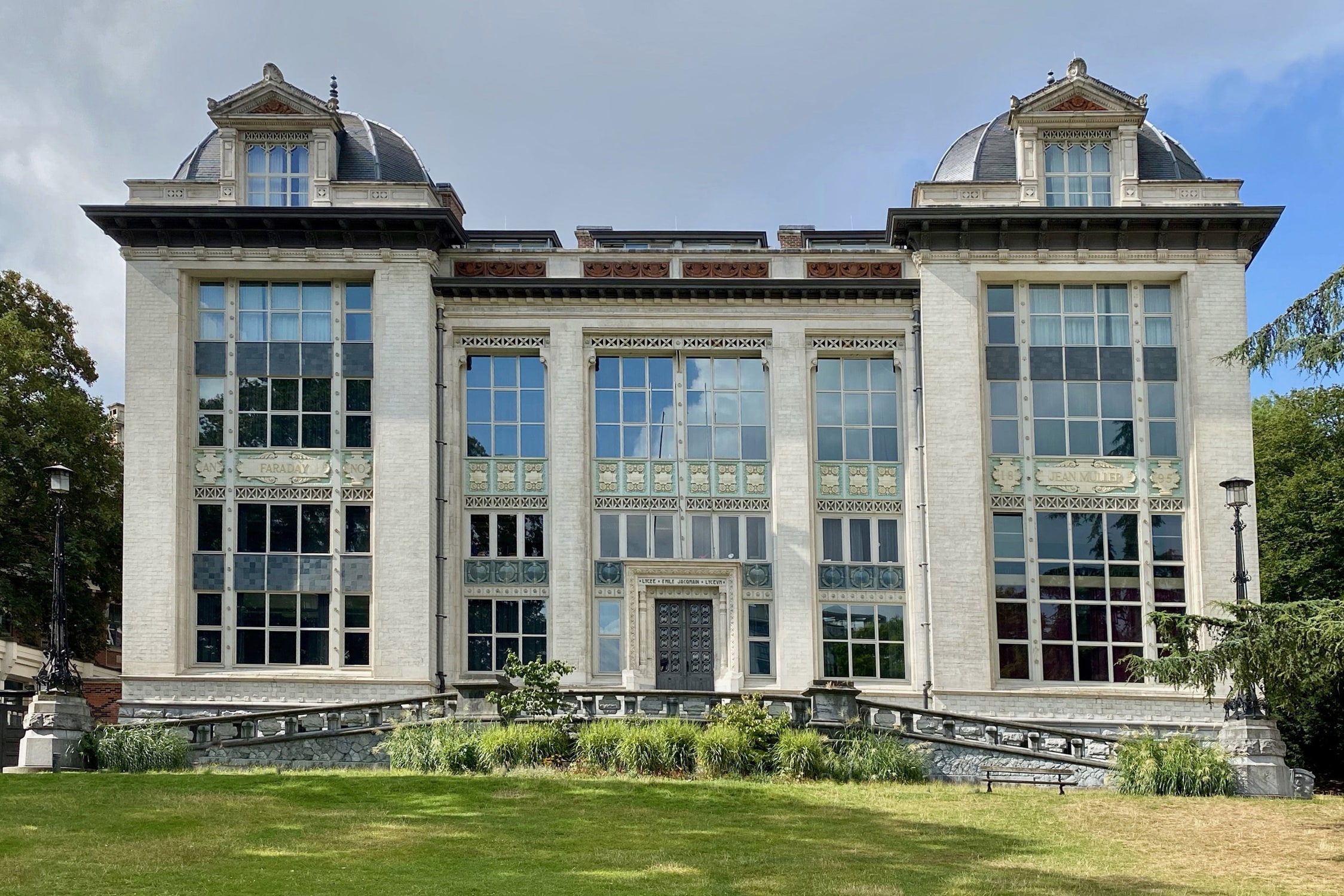Jacqmain High School