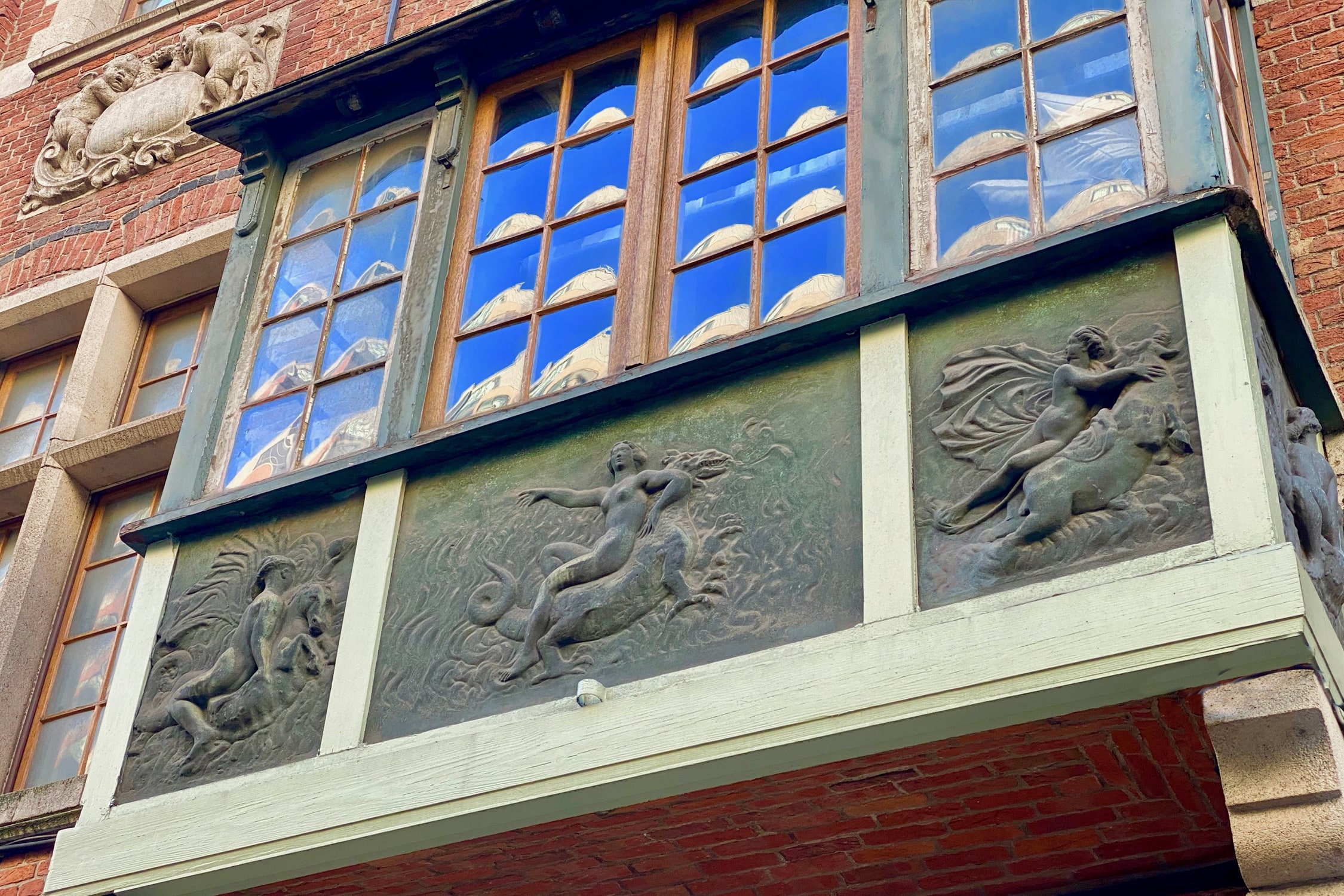 Neo-renaissance artist house