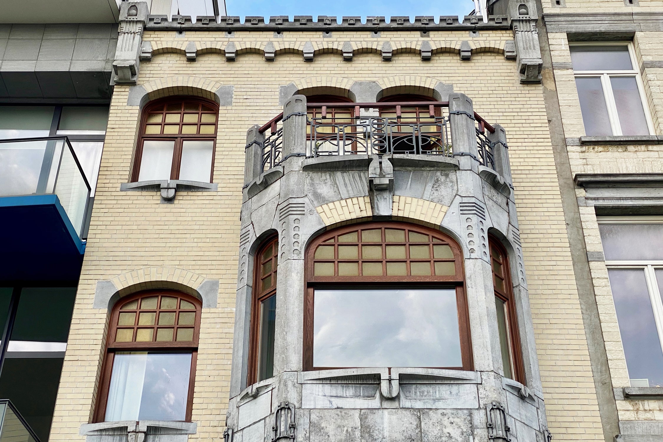 Art Nouveau Mansion by Paul Hamesse 