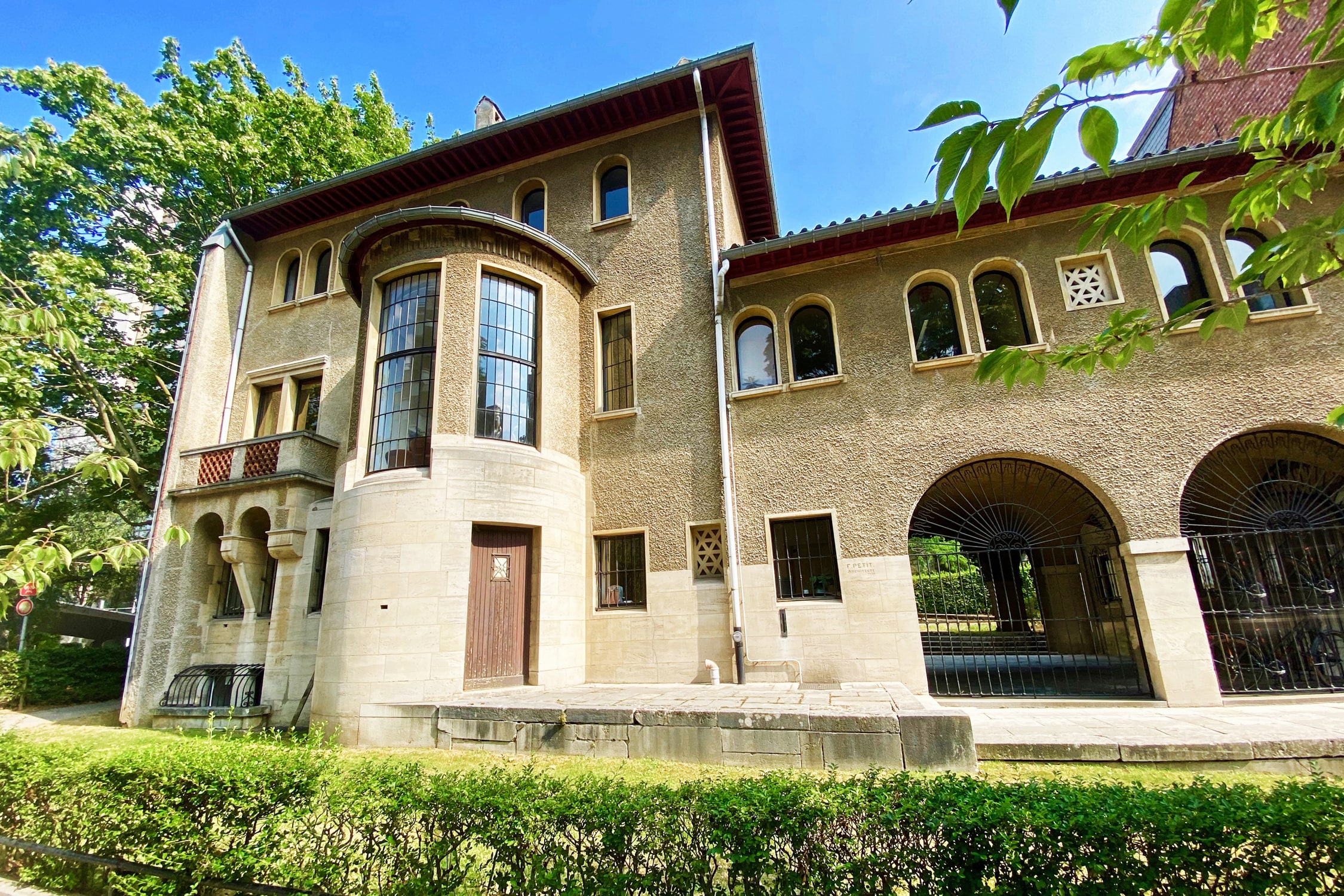 Bourgeois house by Fernand Petit