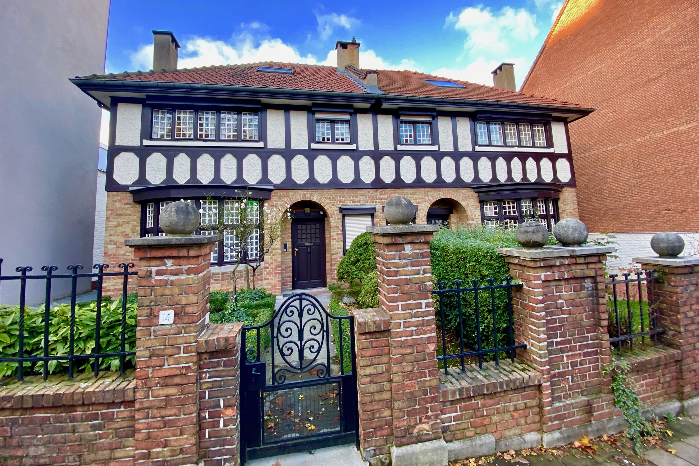 Twinhouses regionalist style