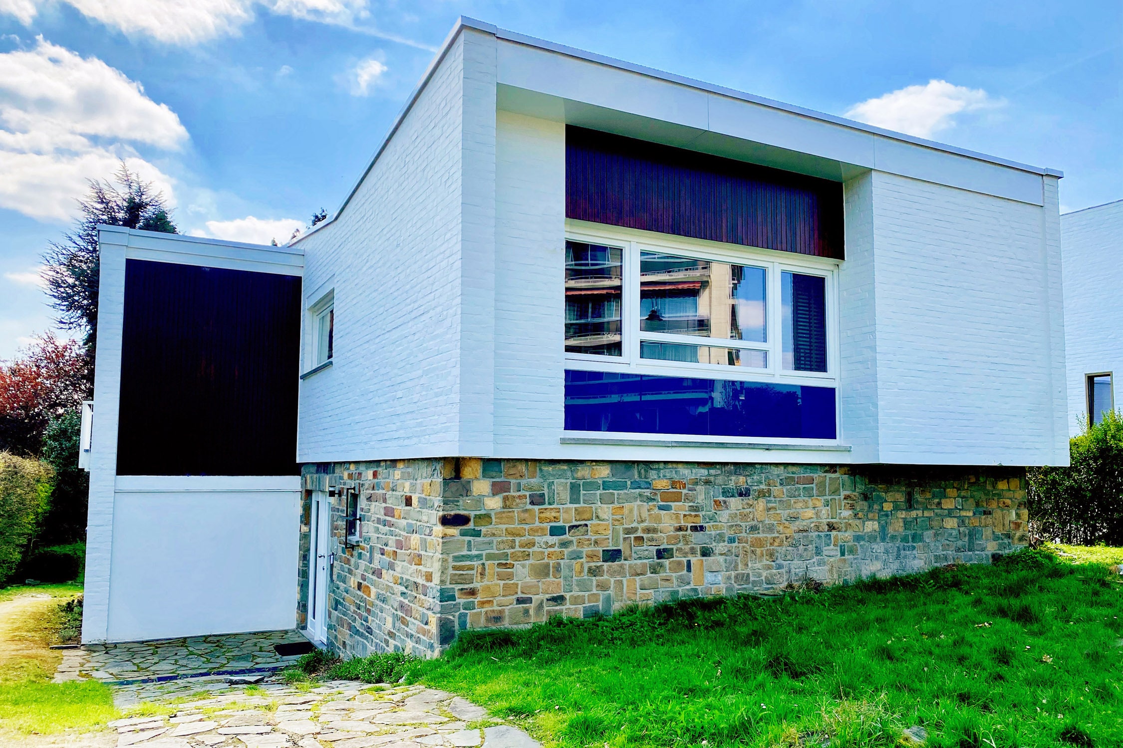 Small cubist villa 