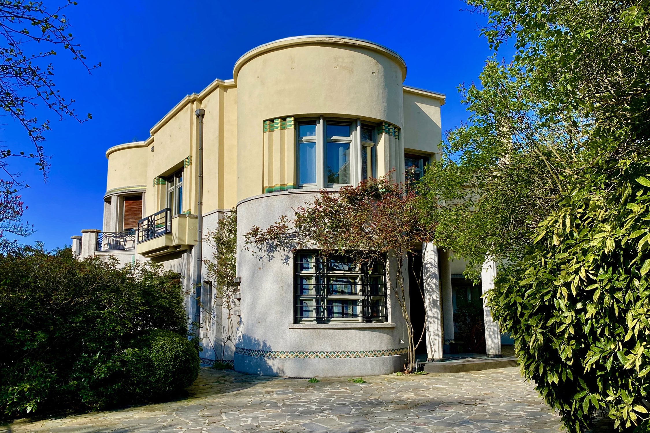 Art Deco Villa 