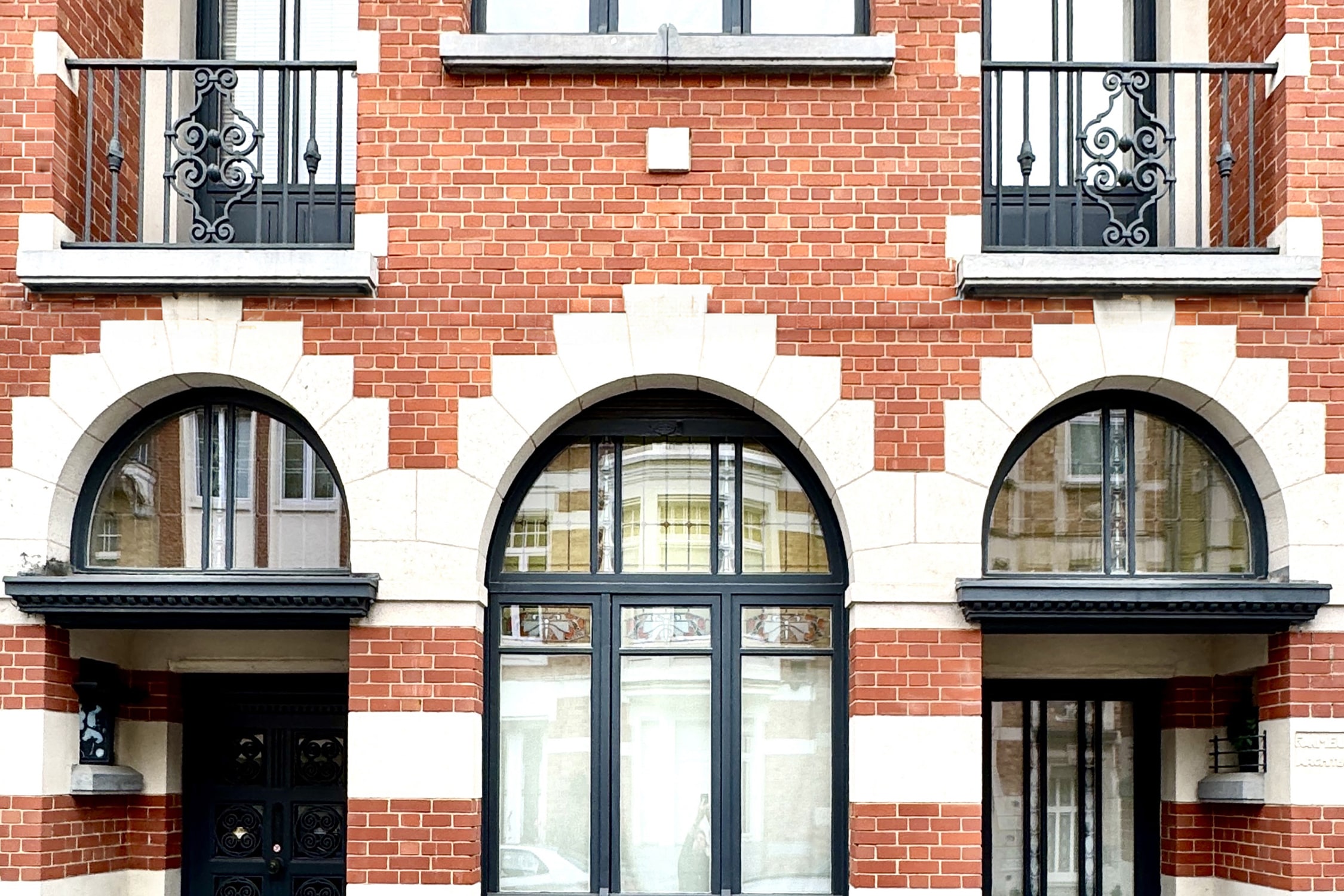 Bourgeois House by Van Meulecom